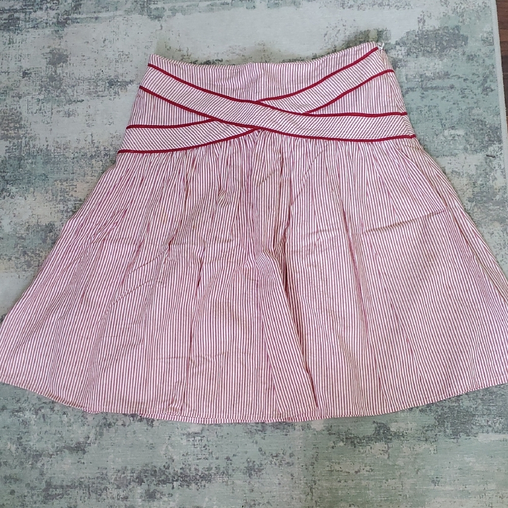 Elegant Red and White Striped A-Line Skirt